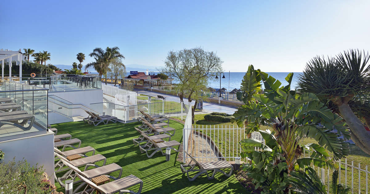 Een foto van het terras bij Hotel Ocean House Costa Del Sol by Melia