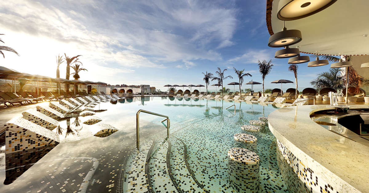 Een foto van het zwembad bij Hard Rock Hotel Tenerife