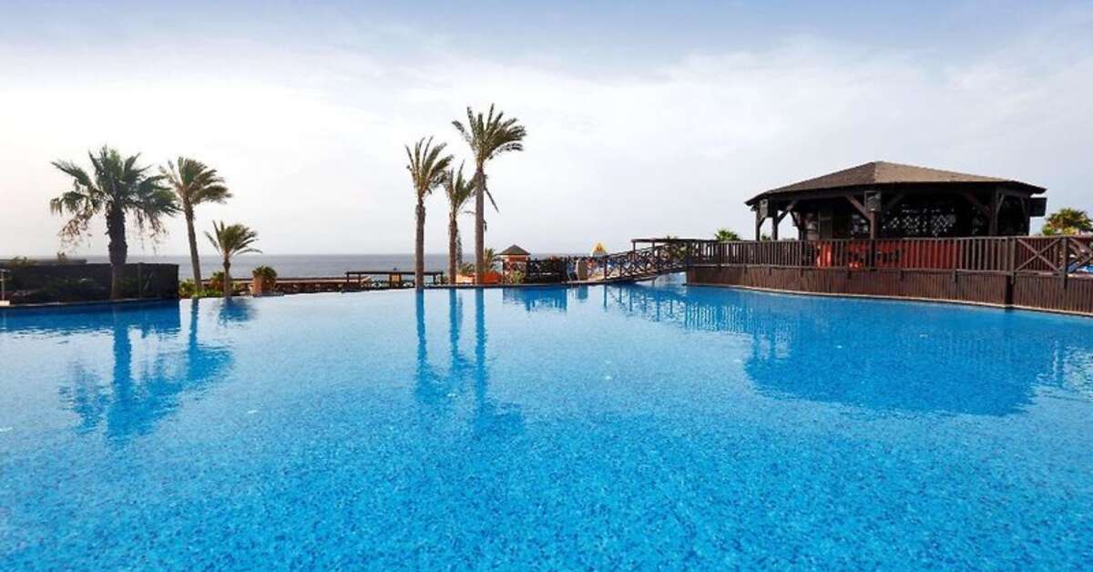 Een foto van het zwembad bij Occidental Jandia Playa