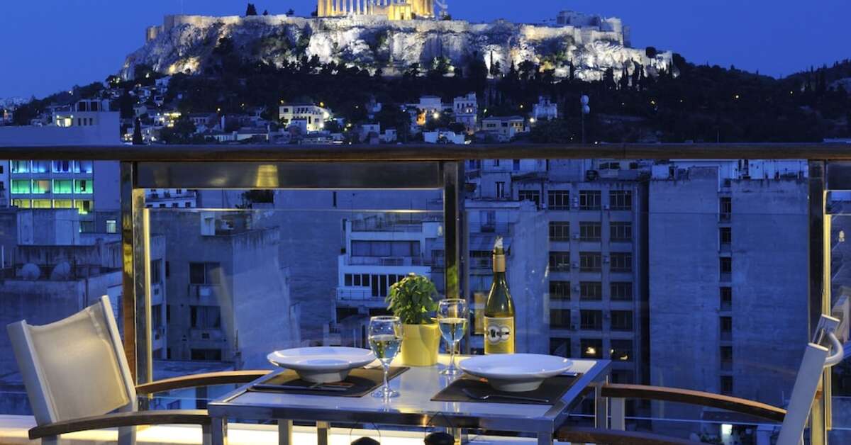 Een foto van het terras bij Dorian Inn Hotel