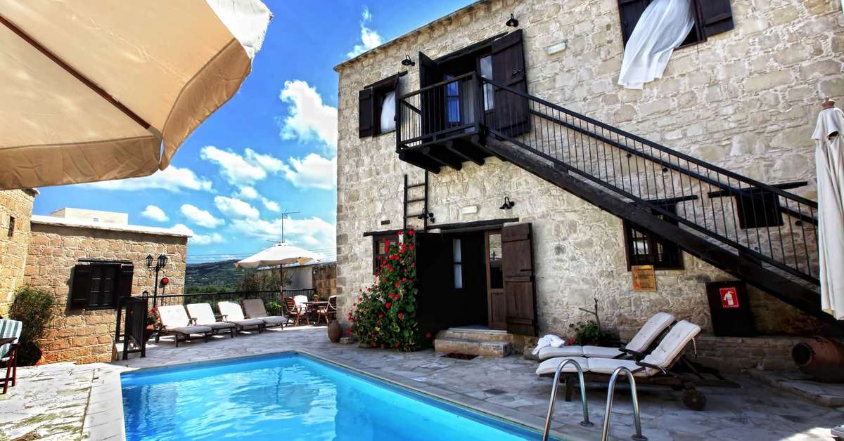 Een foto van het zwembad bij Leonidas Village Houses