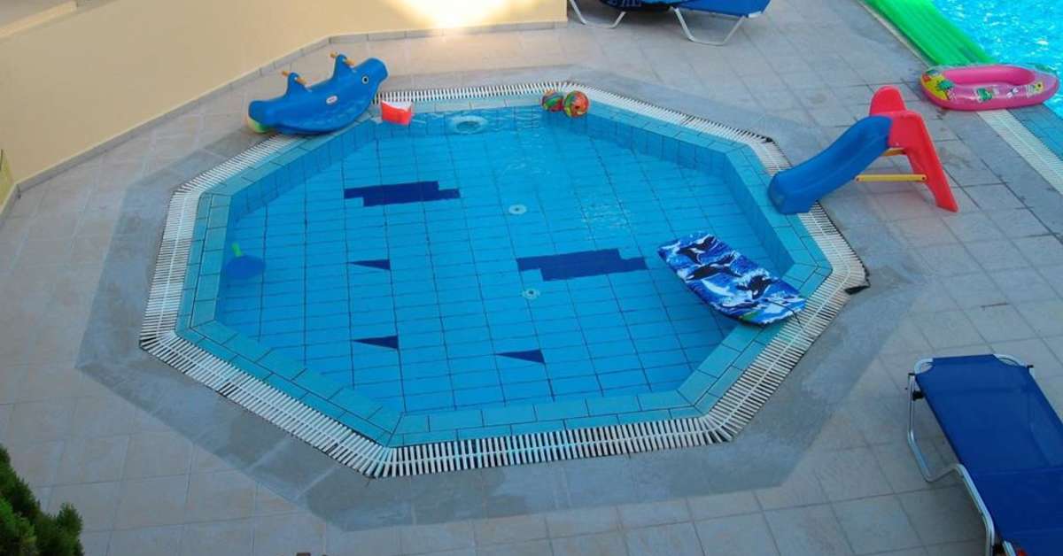 Een foto van het zwembad bij Sylvia Aparthotel