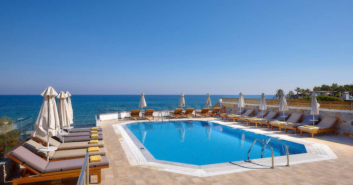 Een foto van het zwembad bij Alexander Beach Hotel & Village