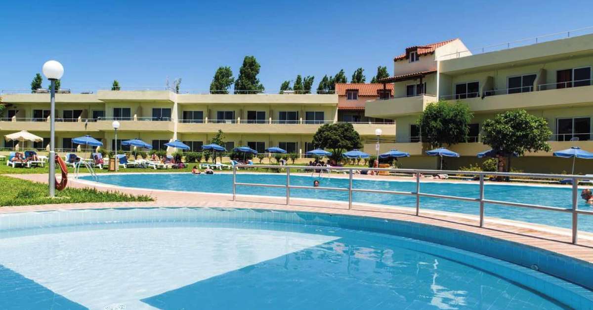 Een foto van het zwembad bij Amira Hotel