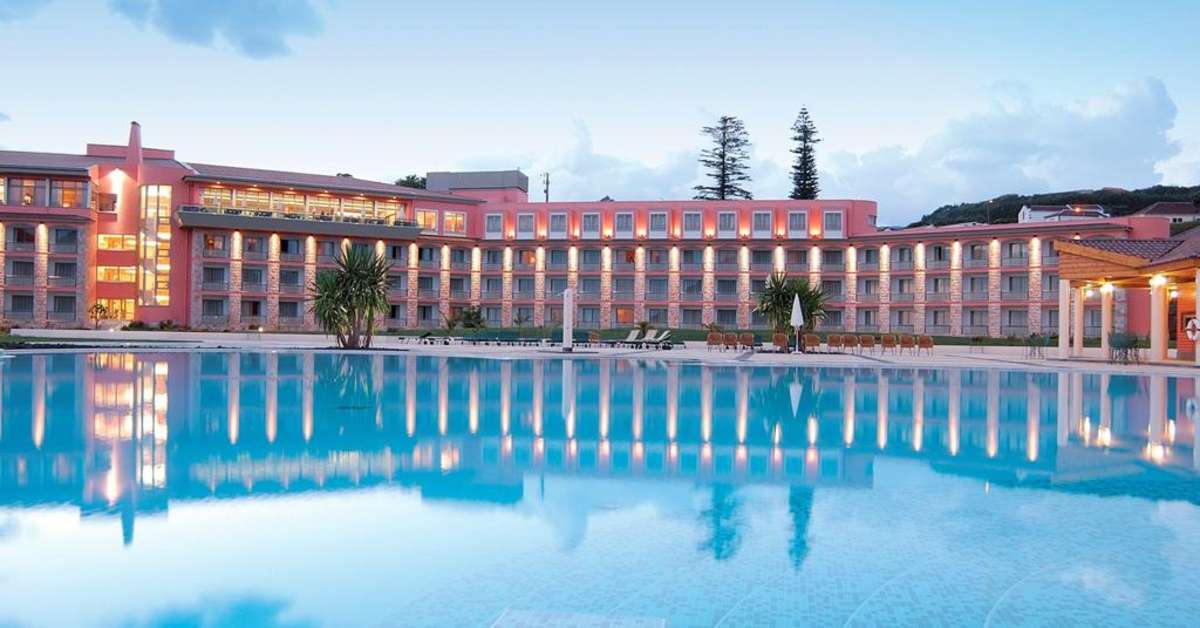 Een foto van het zwembad bij Terceira Mar Hotel