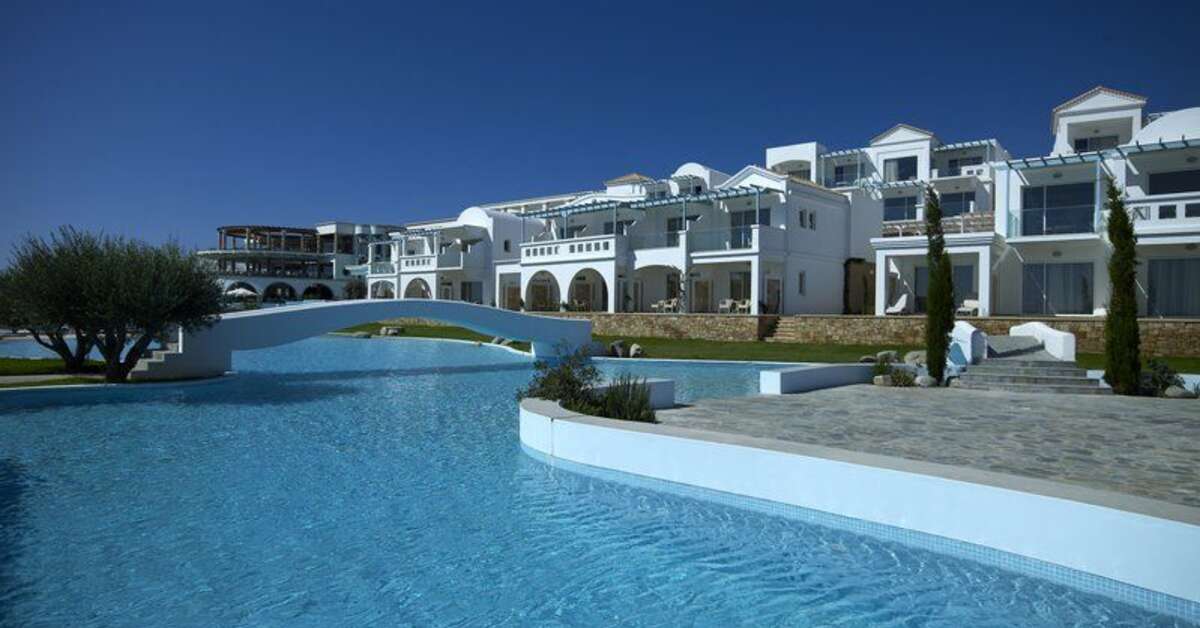 Een foto van het zwembad bij Atrium Prestige Thalasso Spa Resort