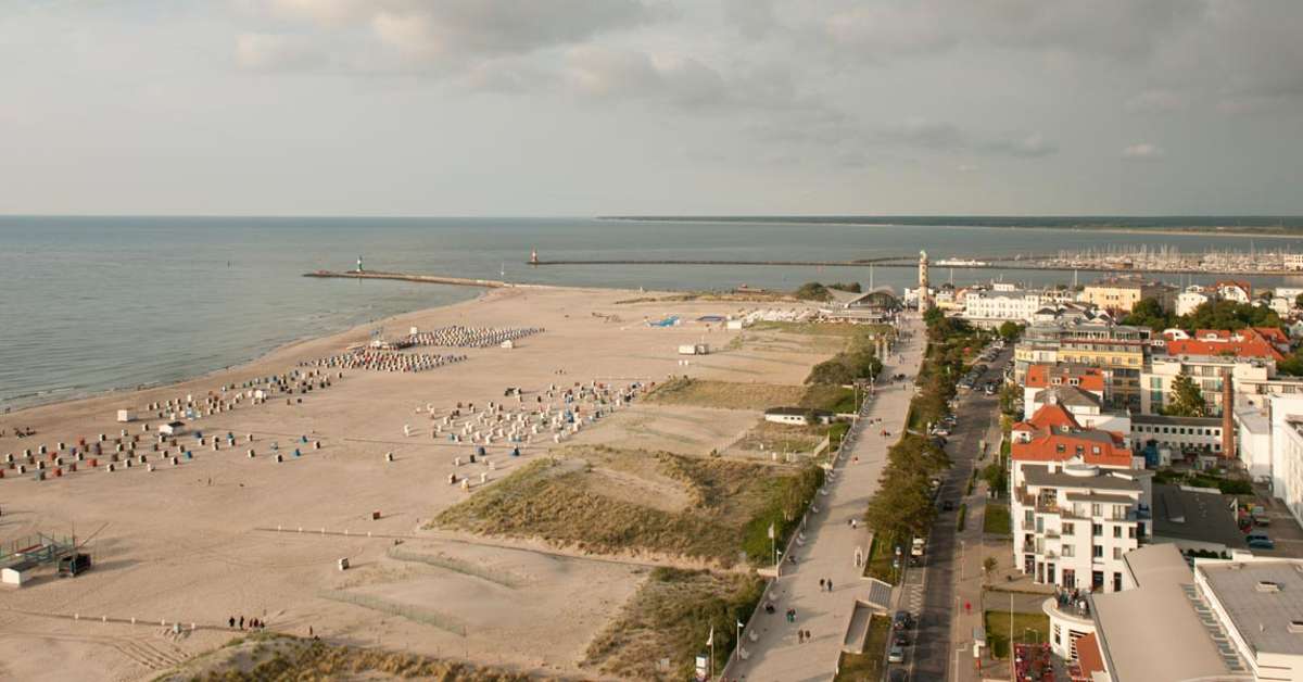 Een foto van het strand bij A Ja Resort Warnemünde