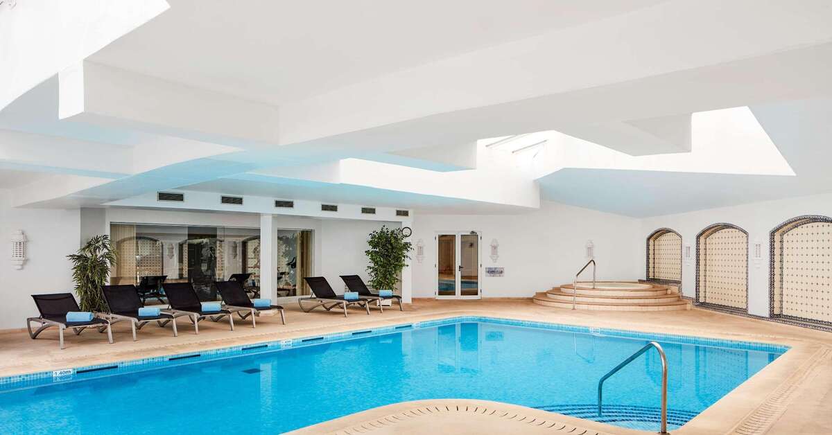 Een foto van het zwembad bij NH Lagos Algarve Resort