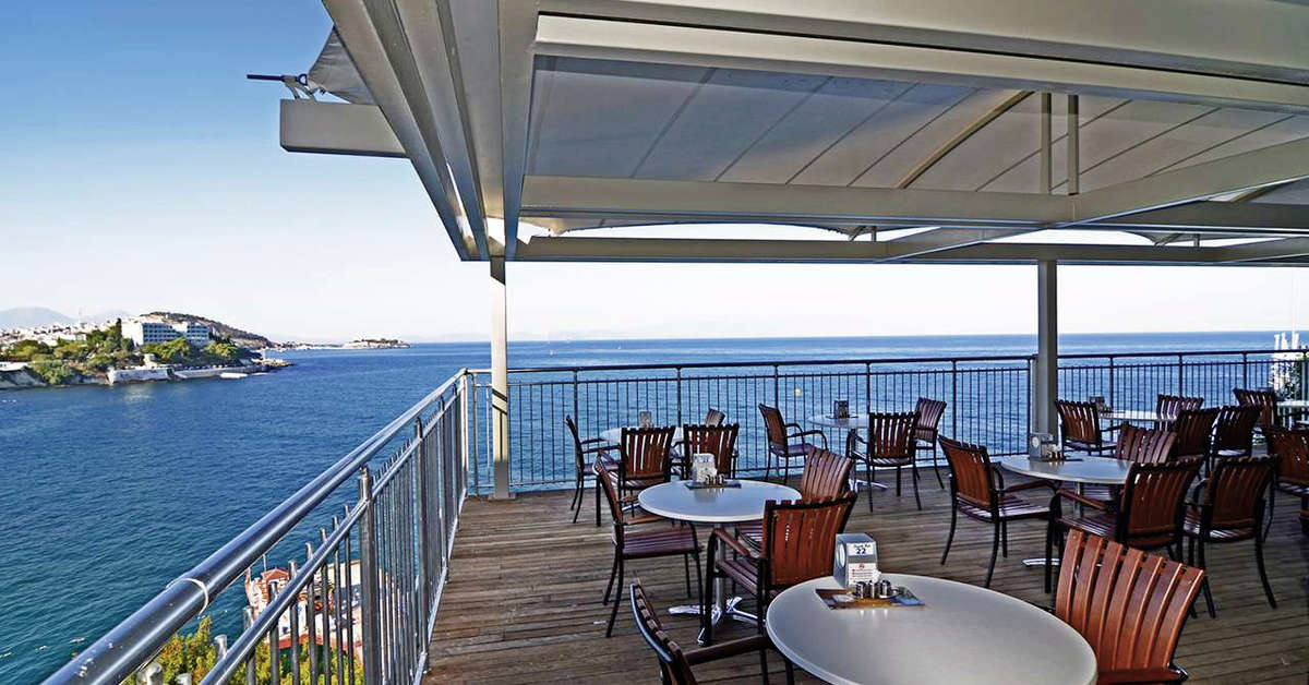 Ein Foto von der Terrasse im Korumar Hotel De Luxe