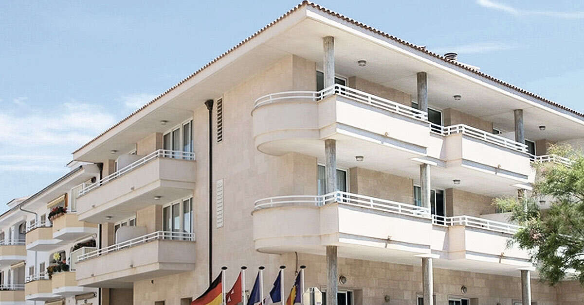 Een foto van de buitenkant van Appartementen Es Trenc
