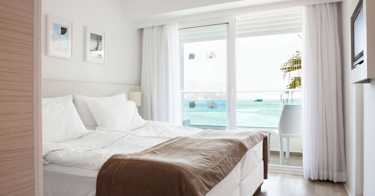 Ein Foto The Beachfront Hotel