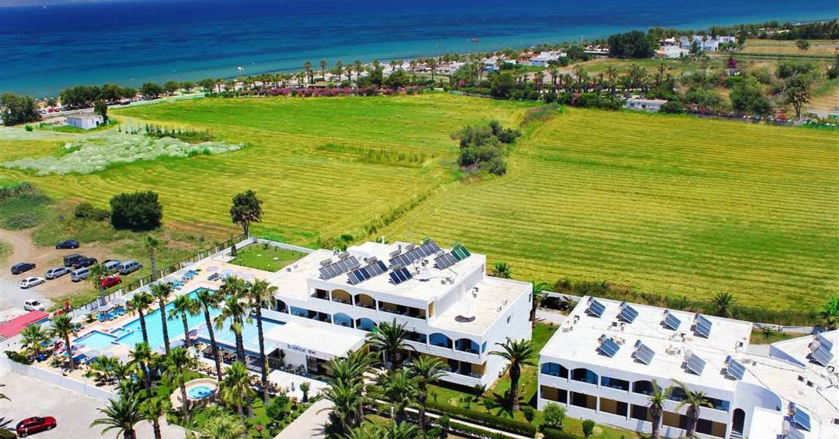 Een foto van de buitenkant van Hotel Tropical Sol