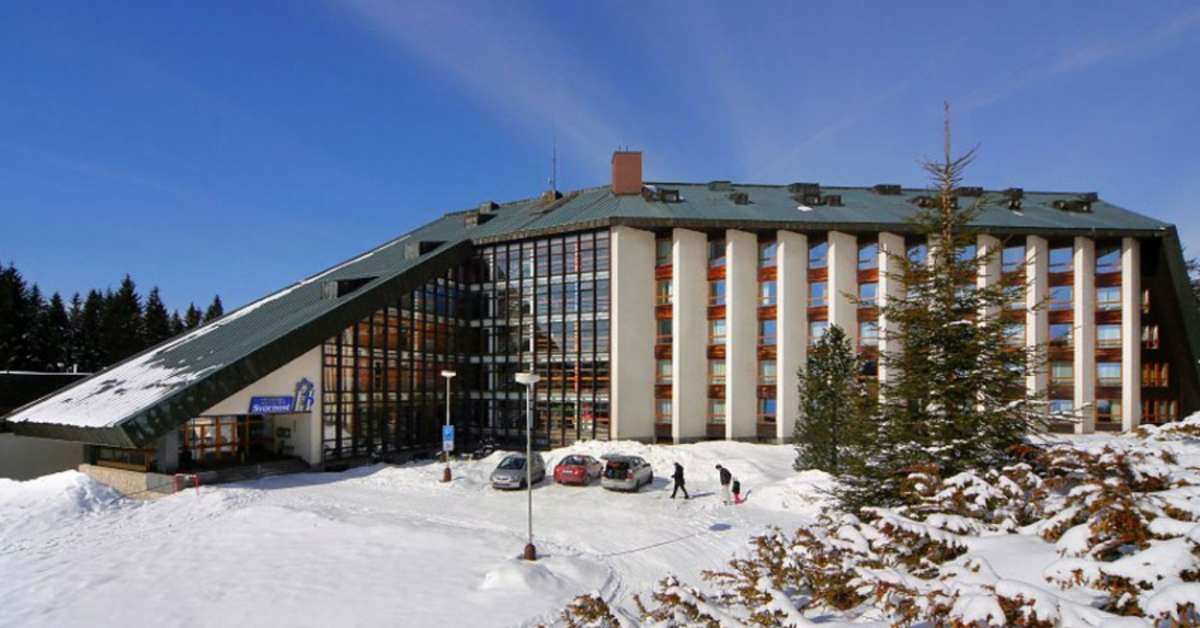 Een foto van de buitenkant van Wellness Hotel Svornost