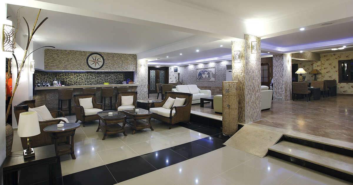 Een foto van het interieur van Costa Bitezhan Hotel