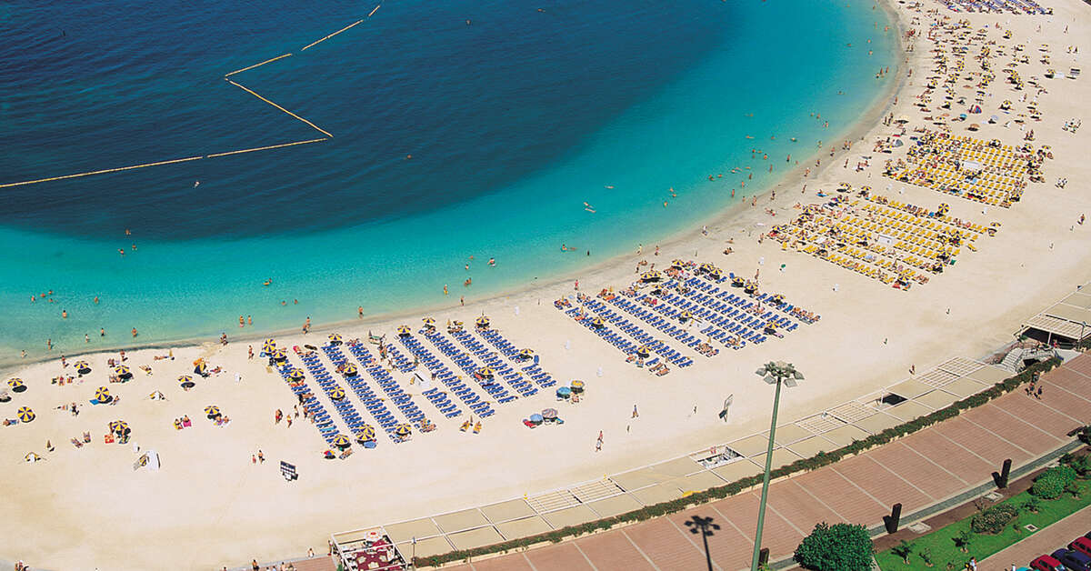 Een foto van het strand bij Holiday Club Playa Amadores