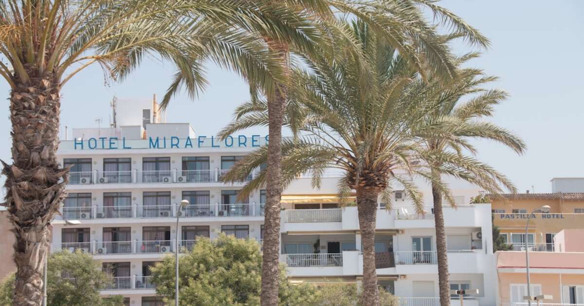 Een foto van de buitenkant van Hotel Amic Miraflores