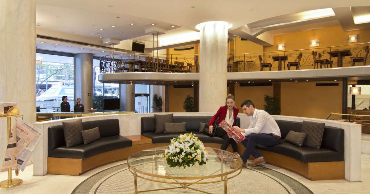 Ein Foto vom Innenbereich im Titania Hotel