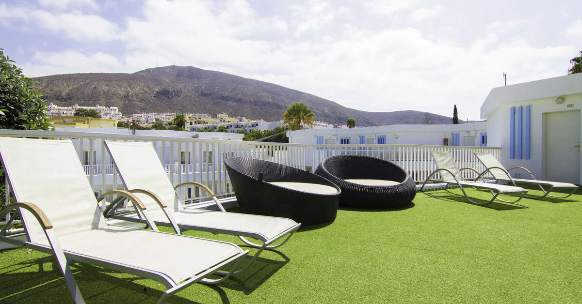 Een foto van het terras bij Checkin Bungalows Atlantida