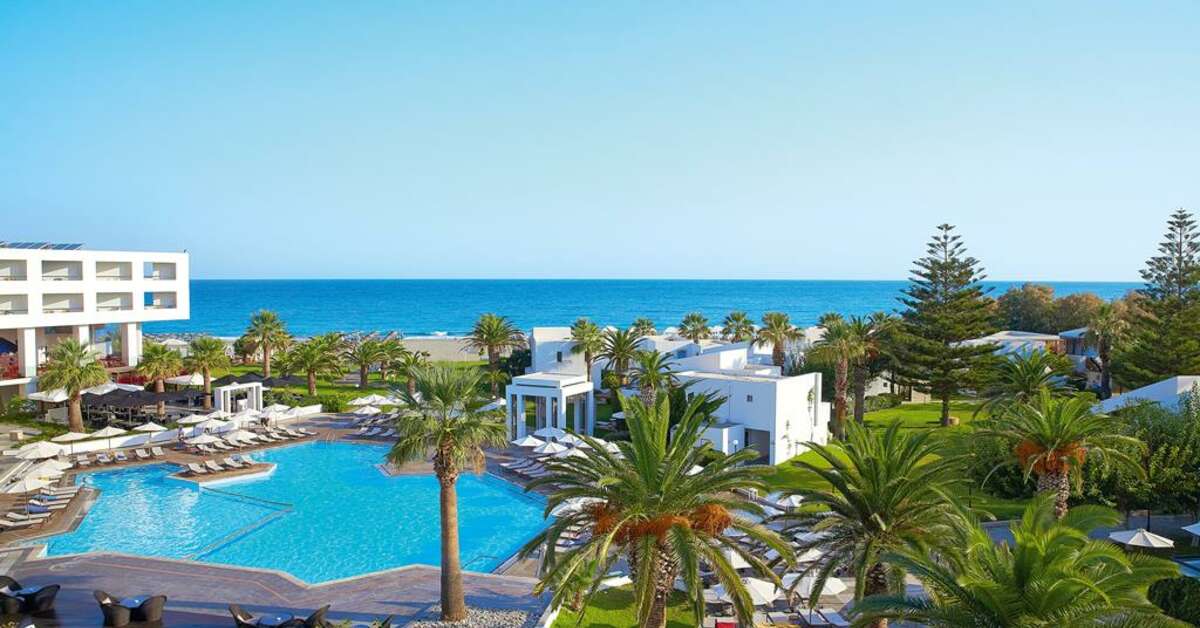 Een foto van het zwembad bij Grecotel Creta Palace
