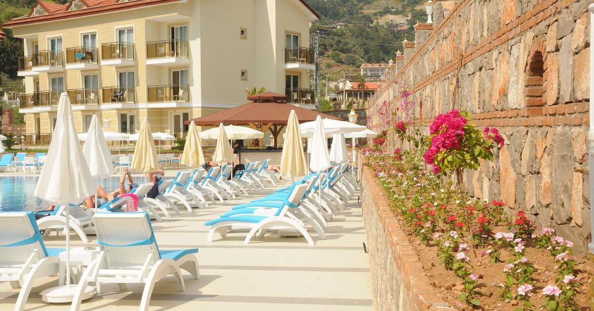 Ein Foto vom Pool im Marcan Resort Hotel