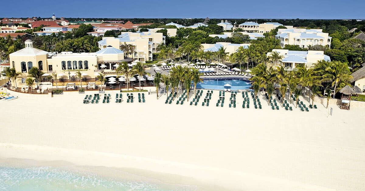 Een foto van het zwembad bij Royal Hideaway Playacar