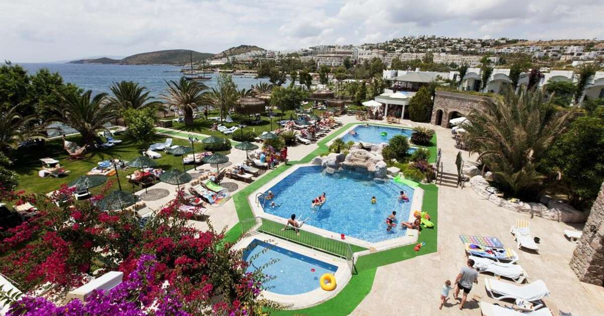 Een foto van het zwembad bij Royal Asarlik Beach Hotel & Spa