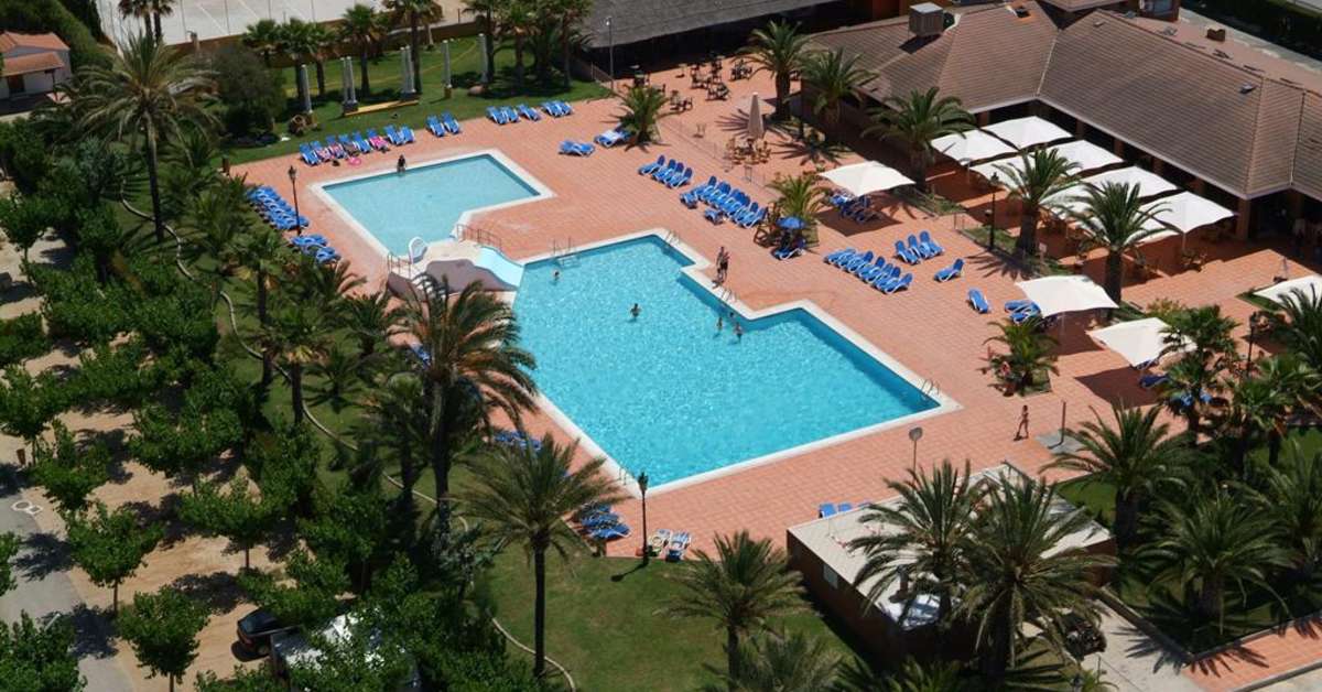 Een foto van het zwembad bij Camping Estival Vendrell Platja