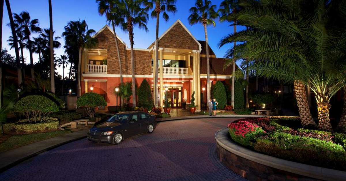 Een foto van de buitenkant van Legacy Vacation Resort