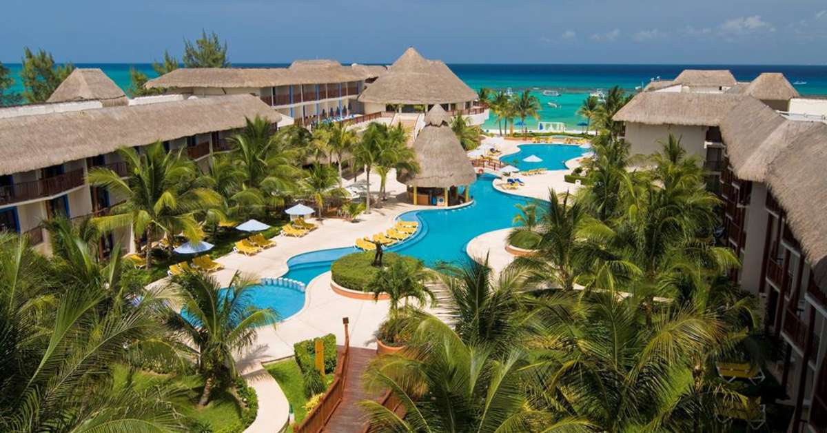 Een foto van het zwembad bij The Reef Coco Beach