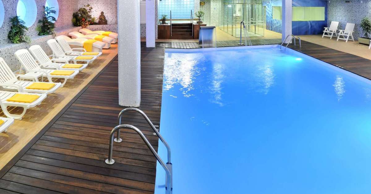 Een foto van het zwembad bij Hotel GHT Oasis Tossa