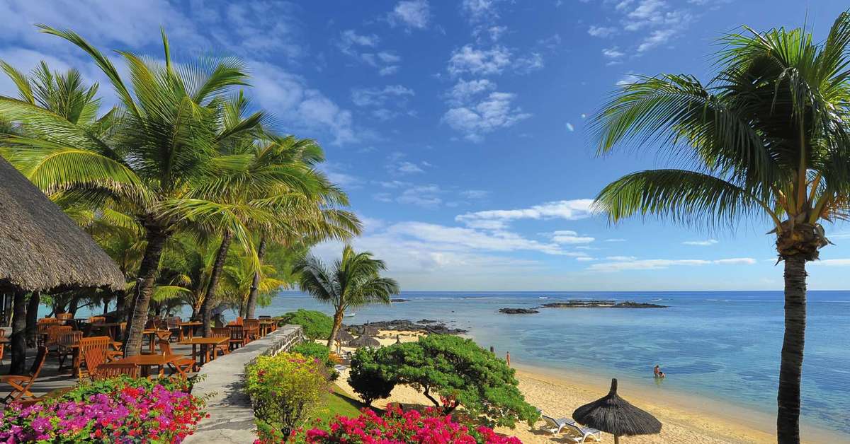 Een foto van het terras bij Canonnier Beachcomber Golf Resort & Spa