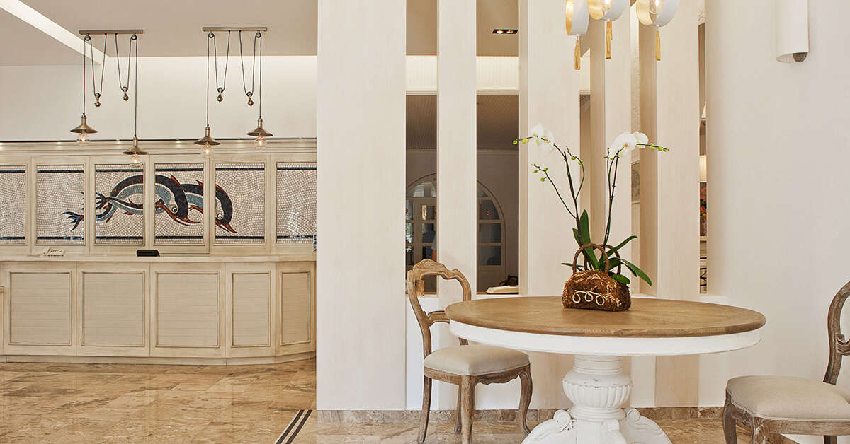 Een foto van het interieur van Hotel Kamari Beach