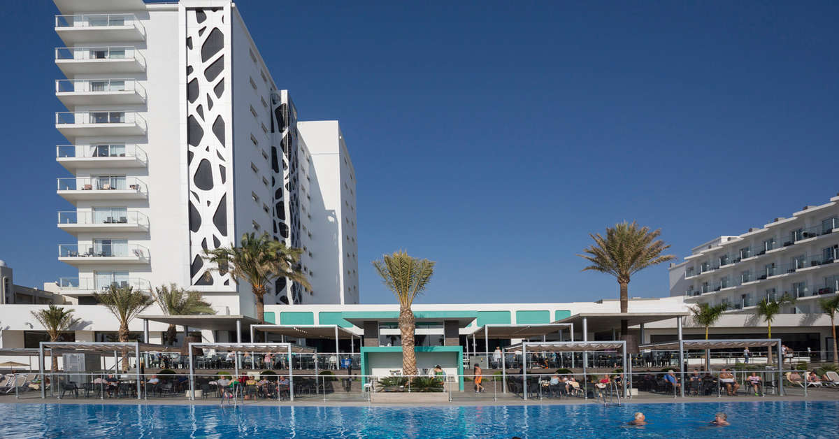 Een foto van het zwembad bij Riu Costa del Sol