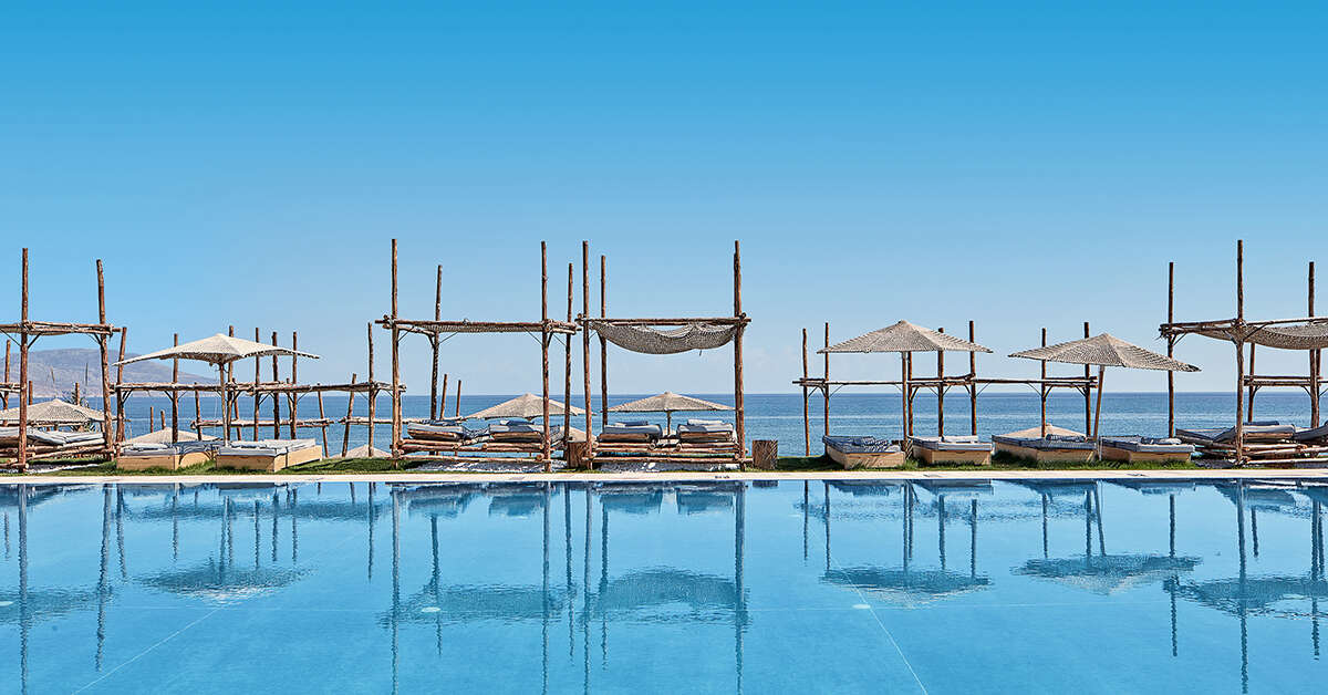 Een foto van het zwembad bij Kimpton La Mer Resort & Spa