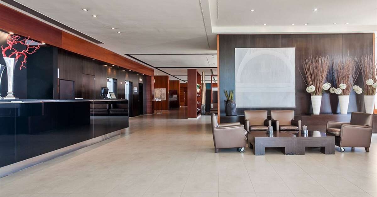 Een foto van het interieur van Hotel Front Maritim