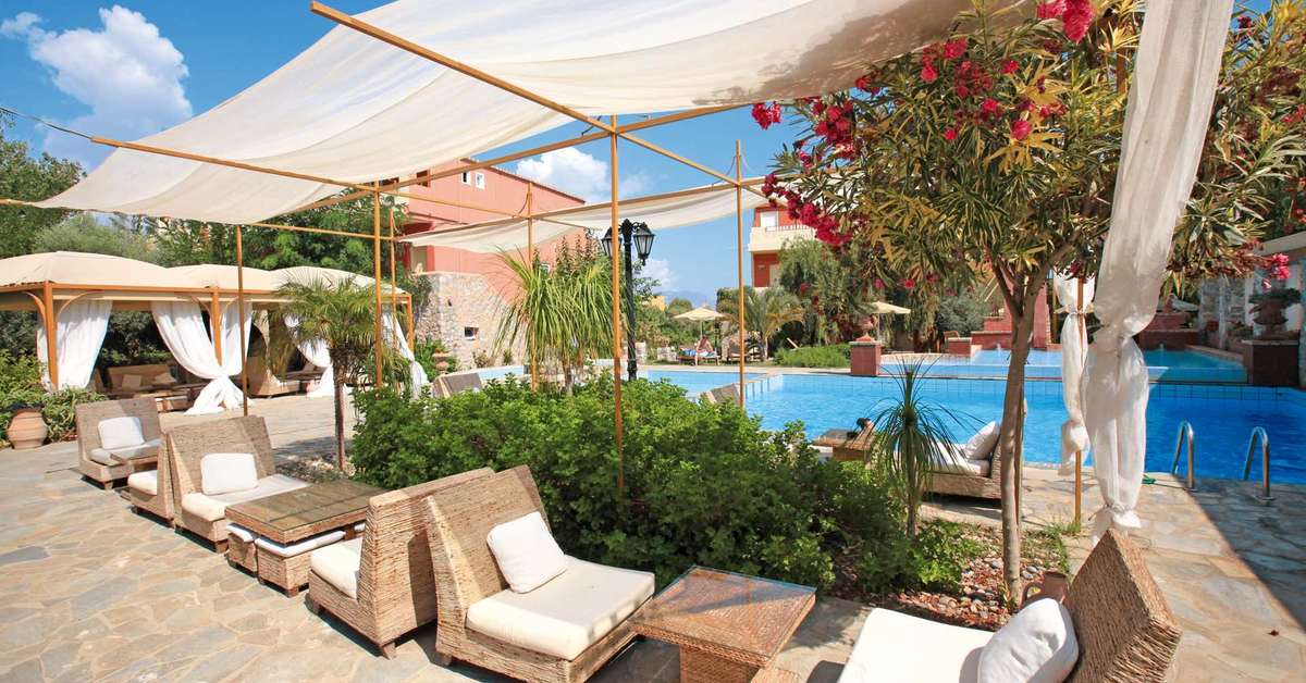Ein Foto von der Terrasse im Orpheas Resort