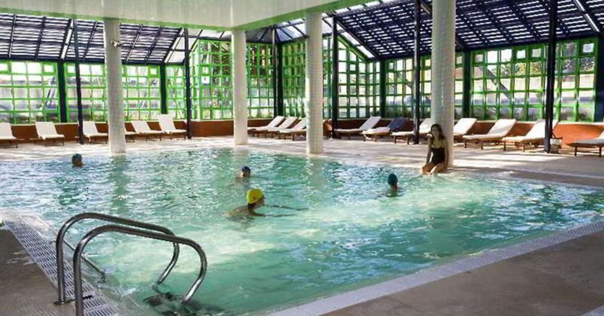 Een foto van het zwembad bij Solverde Spa & Wellness Center