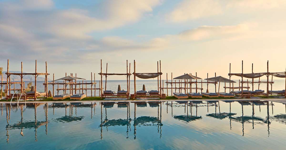 Een foto van het zwembad bij Kimpton La Mer Resort & Spa