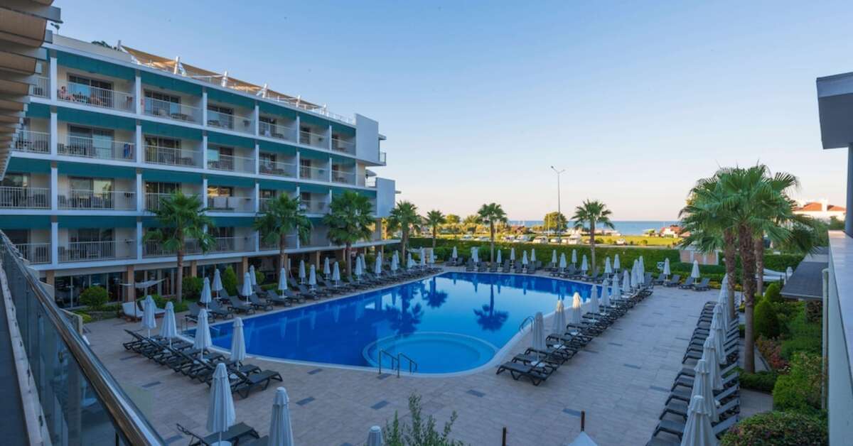 Een foto van het zwembad bij TUI Blue Barut Andiz