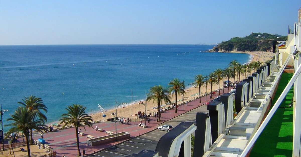 Een foto van het strand bij Hotel Rosamar Maritim