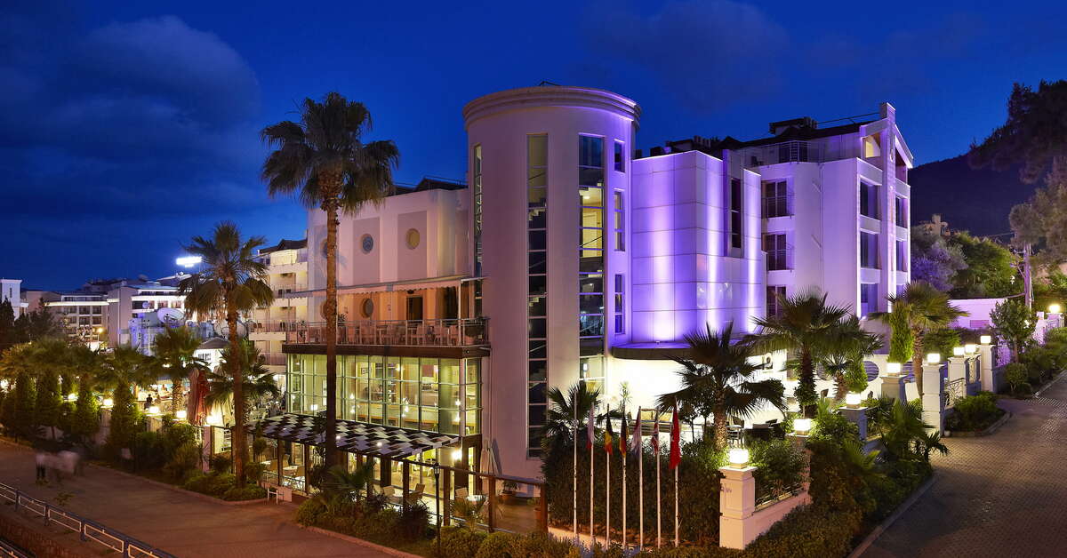 Een foto van de buitenkant van Hotel Ideal Pearl