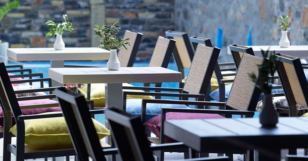 Een foto van het terras bij Mistral Bay