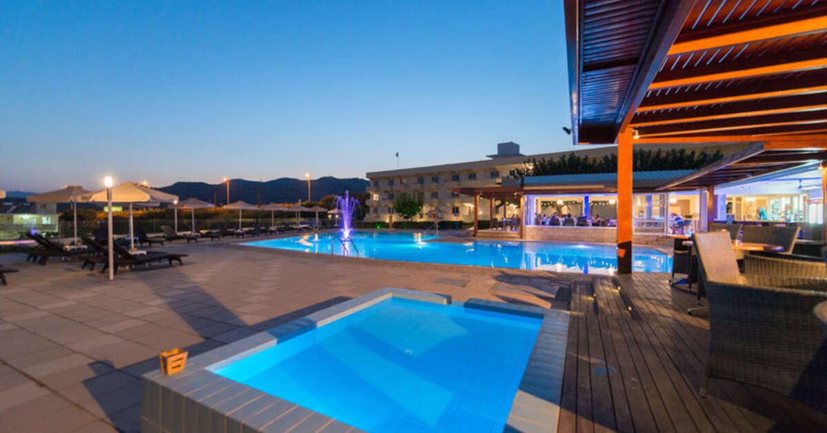 Ein Foto vom Pool im Zoes Hotel