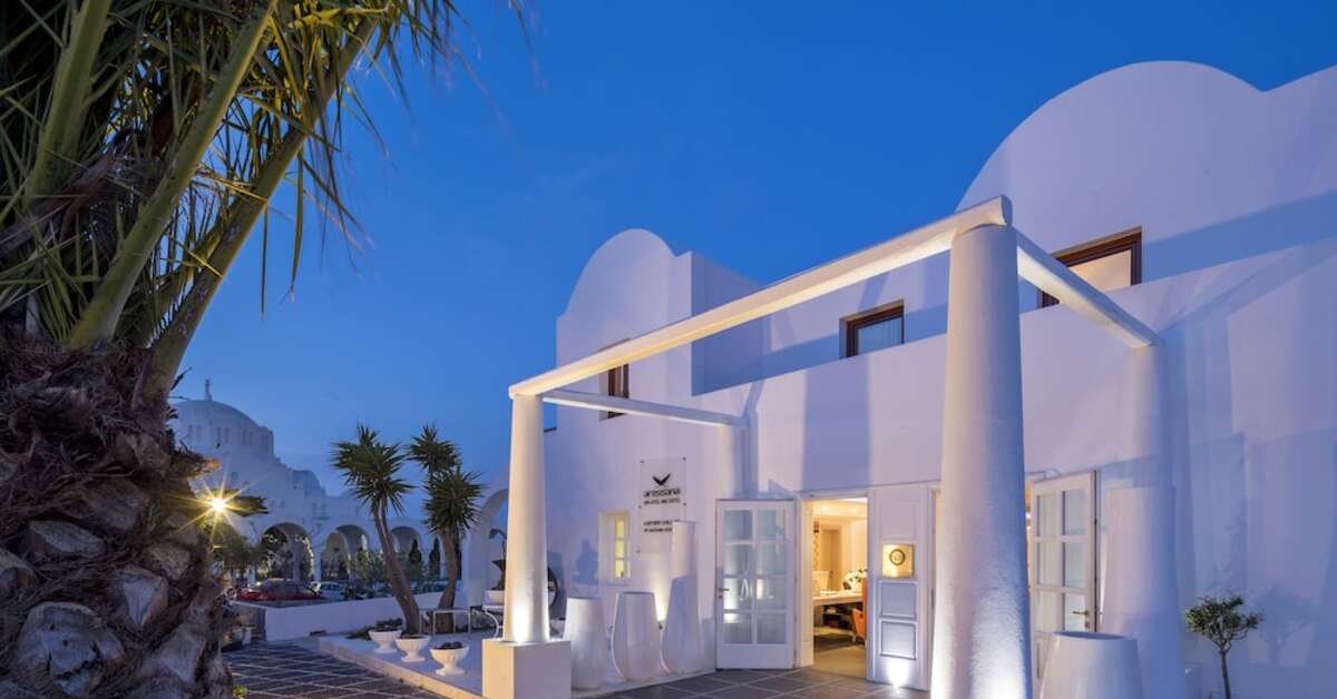 Een foto van de buitenkant van Aressana Spa Hotel & Suites