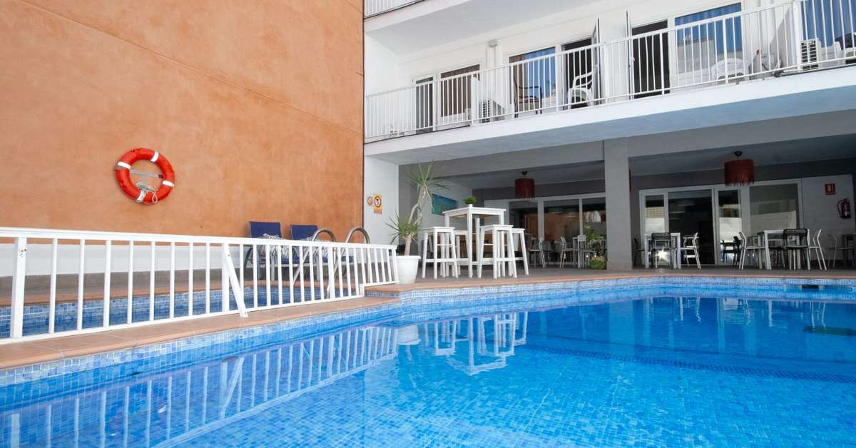 Een foto van het zwembad bij Teide Hotel