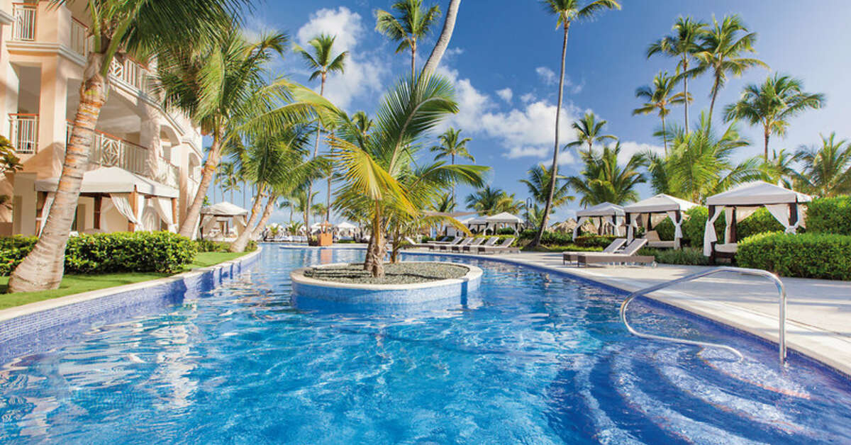 Een foto van het zwembad bij Hotel Majestic Elegance Punta Cana