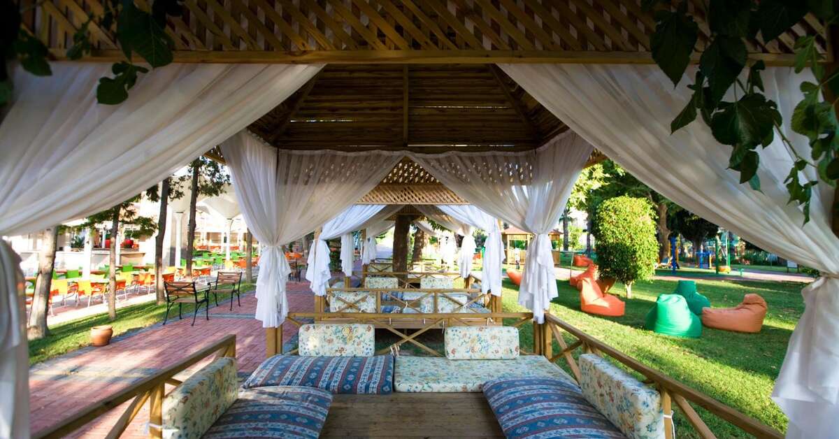 Ein Foto Lonicera World Hotel