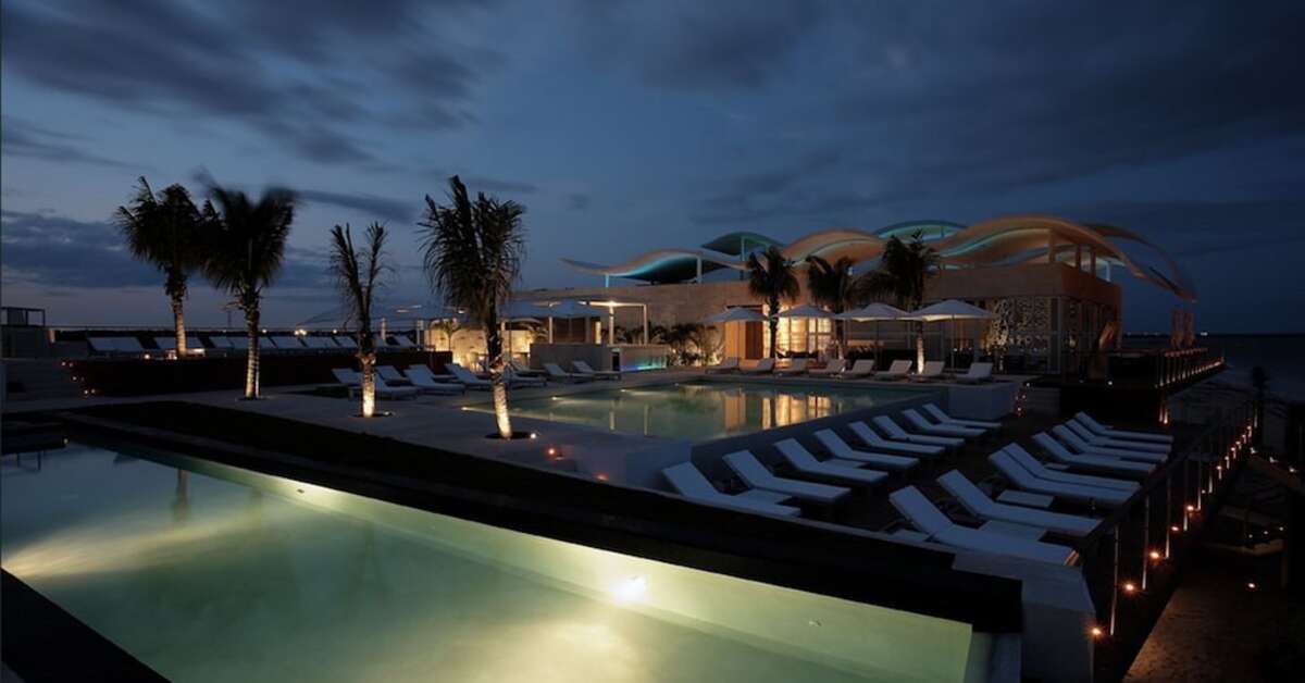 Een foto van het zwembad bij Blue Diamond Riviera Maya
