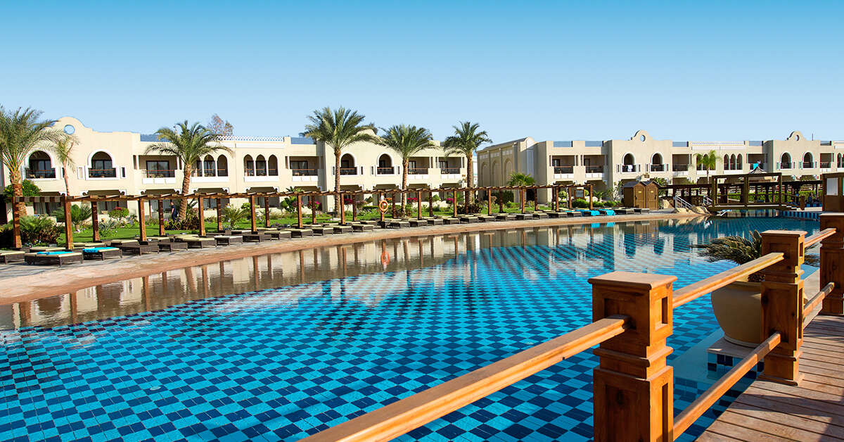 Een foto van het zwembad bij Sunrise Arabian Beach Resort
