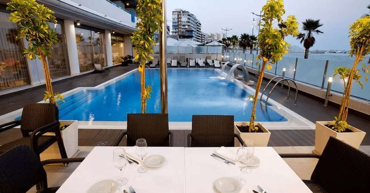 Een foto van het zwembad bij Hotel Allon Mediterrania